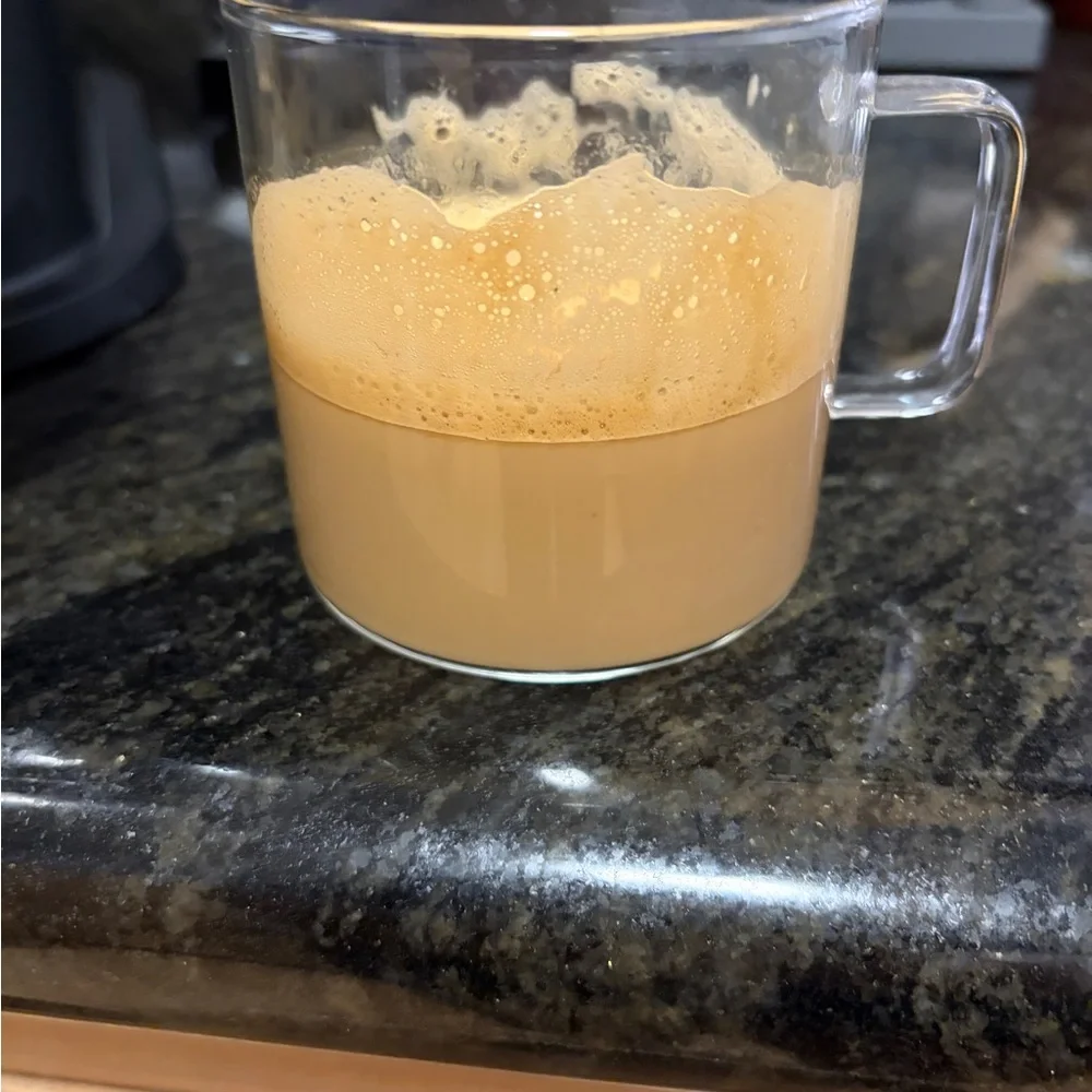 Nespresso Vertuo Next Coffee Maker with milk frother - Picture 6 of 9